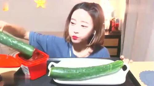 娱乐吃瓜酱第一条视频,独家爆料，明星幕后故事大公开！